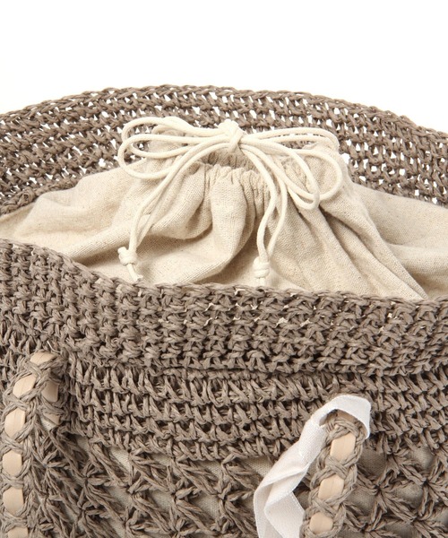 studio CLIP（スタディオクリップ）の「【キナリノ掲載商品】ペーパー透かし柄トートバッグ（かごバッグ・レディース・モカ/キャメル/グレー/レッド・FREE）」の9枚目の写真