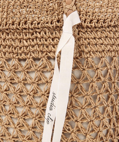 studio CLIP（スタディオクリップ）の「【キナリノ掲載商品】ペーパー透かし柄トートバッグ（かごバッグ・レディース・モカ/キャメル/グレー/レッド・FREE）」の17枚目の写真