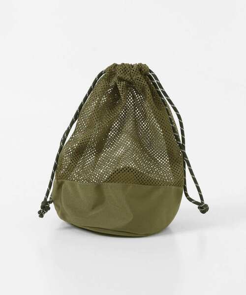 ITEMS URBANRESEARCH（アイテムズ アーバンリサーチ）の「メッシュ ドロスト巾着バッグ（ショルダーバッグ・メンズ・ネイビー/ブラック/オリーブ・-）」の8枚目の写真