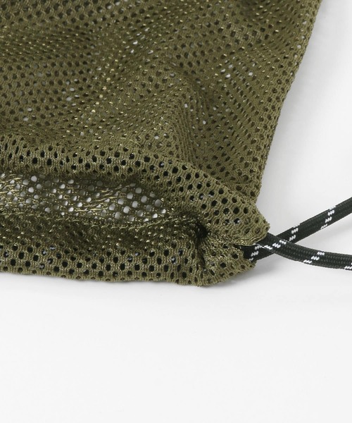 ITEMS URBANRESEARCH（アイテムズ アーバンリサーチ）の「メッシュ ドロスト巾着バッグ（ショルダーバッグ・メンズ・ネイビー/ブラック/オリーブ・-）」の14枚目の写真