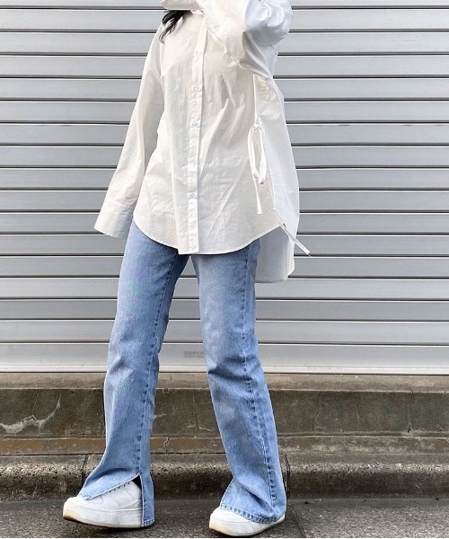 SONA（ソナ）の「SONYUNARA スリットストレートデニムパンツ（デニムパンツ・レディース・ブルー・SMALL/MEDIUM）」の2枚目の写真