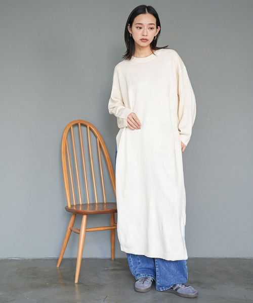 mili an deni（ミリアンデニ）の「クルーネックサイドスリットニットロングワンピース（ワンピース・レディース・ライトグレー/アイボリー/ベージュ/ブラック/ブルー/チャコールグレー/グリーン/パープル/ネイビー・L/M）」の22枚目の写真