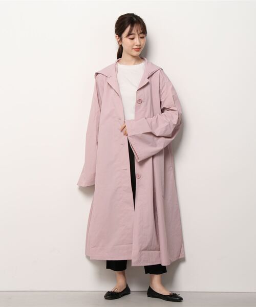 PUNYUS（プニュズ）の「HOODEDナイロンコート（マウンテンパーカー・レディース・オフホワイト/カーキ/ベージュ/ブラック/ライトピンク・3/4）」の5枚目の写真