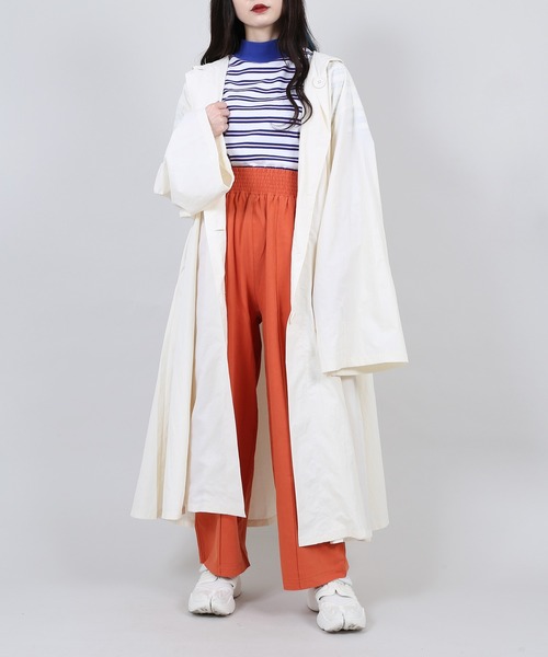 PUNYUS（プニュズ）の「HOODEDナイロンコート（マウンテンパーカー・レディース・オフホワイト/カーキ/ベージュ/ブラック/ライトピンク・3/4）」の7枚目の写真