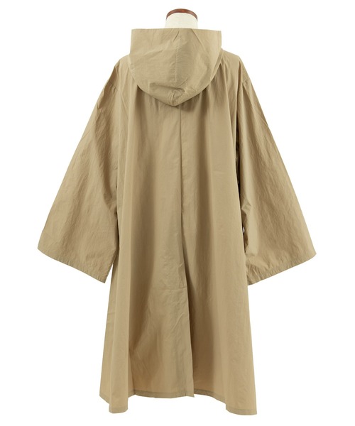 PUNYUS（プニュズ）の「HOODEDナイロンコート（マウンテンパーカー・レディース・オフホワイト/カーキ/ベージュ/ブラック/ライトピンク・3/4）」の9枚目の写真
