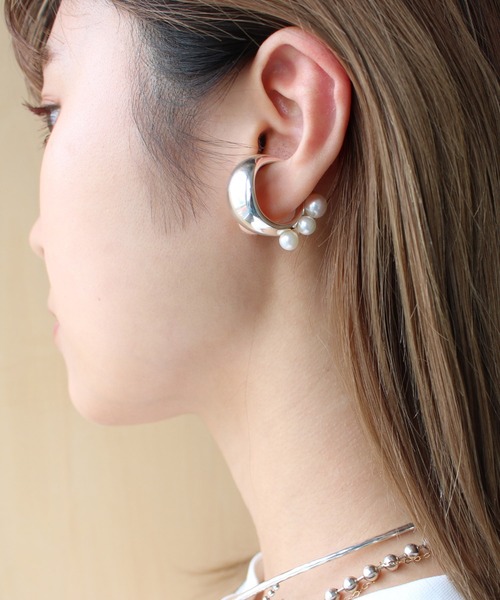 ラウンドパールイヤーカフ（イヤーカフ）｜e.m.（イーエム）の  