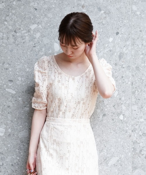 archives（アルシーヴ）の「【入荷禁止】【setupにも】前後2wayレースパワショルブラウス（シャツ/ブラウス・レディース・ブラック/ベージュ/アイボリー・MEDIUM）」の2枚目の写真