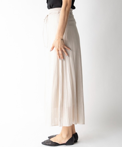 MILLION CARATS（ミリオンカラッツ）の「【STYLE４】シアーニットロングスカート（スカート・レディース・オフホワイト/オレンジ・FREE）」の4枚目の写真