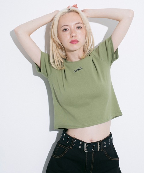 X-girl(エックスガール)の「EMBROIDERED MILLS LOGO S/S BABY TEE(Tシャツ/カットソー・レディース・ホワイト/オリーブ/チャコール・S/M)」の20枚目の写真