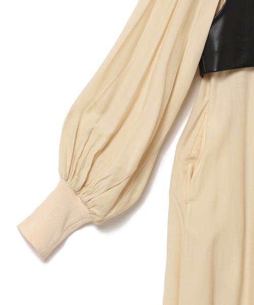 Ray BEAMS(レイビームス)の「RBS / フェイクレザー ベスト セット ワンピース(ワンピース・レディース・ベージュ/オリーブ・ONE SIZE)」の6枚目の写真