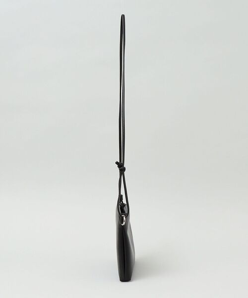 SHIPS（シップス）の「【WEB限定】SHIPS: 〈防水レザー〉ADVANCED LEATHER サコッシュ (ショルダーバッグ)（ショルダーバッグ・メンズ・ブラック/ベージュ/ネイビー・ONE SIZE）」の7枚目の写真