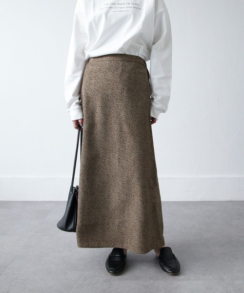 Chillfar（チルファー）の「レオパード柄ロングスカート（スカート・レディース・ベージュ/ブラック/グレイッシュベージュ/ホワイト系/ブラック系/ブラウン系・MEDIUM/LARGE）」の6枚目の写真