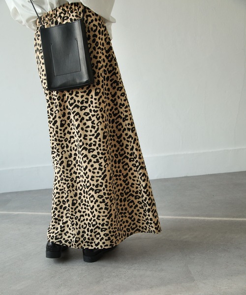 Chillfar（チルファー）の「レオパード柄ロングスカート（スカート・レディース・ベージュ/ブラック/グレイッシュベージュ/ホワイト系/ブラック系/ブラウン系・MEDIUM/LARGE）」の15枚目の写真