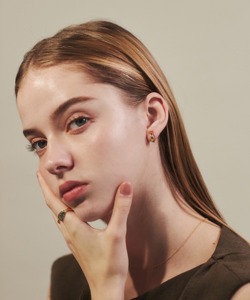 ciite'（シーテ）の「小ぶりシンプルフープイヤリング（イヤリング・レディース・シルバー/ゴールド・FREE）」の4枚目の写真