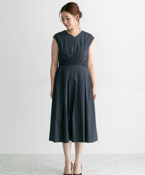 URBAN RESEARCH ROSSO(アーバンリサーチロッソ)の「ウエストスモッキングドレス∴(ワンピース・レディース・ネイビー/ブロンズ/バーガンディー・FREE)」の8枚目の写真