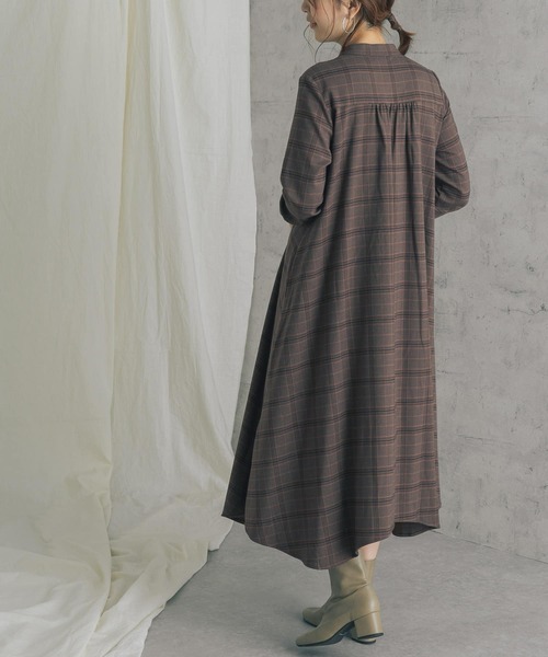 URBAN RESEARCH ROSSO(アーバンリサーチロッソ)の「イレギュラーヘムチェックワンピース(ワンピース・レディース・グレー/ブラウン・FREE)」の6枚目の写真