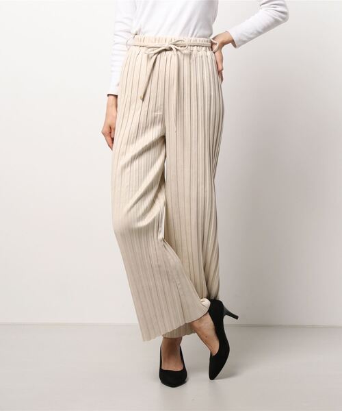 koe（コエ）の「太ピッチスエードプリーツパンツ*（その他パンツ・レディース・チャコールグレー/グレイッシュベージュ/アイボリー・M）」の2枚目の写真