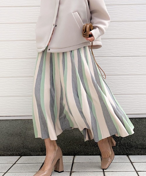 Q（キュー）の「マルチストライプニットスカート（スカート・レディース・ブルー系その他/ライトグレー・MEDIUM）」の2枚目の写真