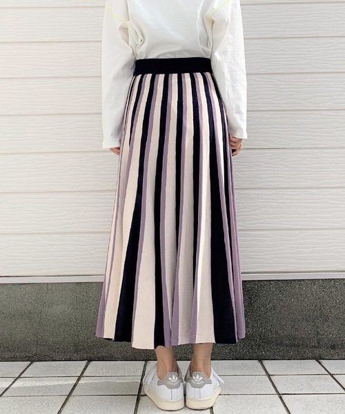 Q（キュー）の「マルチストライプニットスカート（スカート・レディース・ブルー系その他/ライトグレー・MEDIUM）」の5枚目の写真