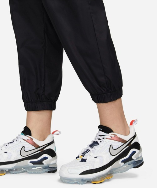 NIKE（ナイキ）の「NIKE WOMENS WVN MR PANT AMD / ナイキ ウィメンズ ウーブン パンツ 【SP】（その他パンツ・レディース・ブラック・S/M/L）」の4枚目の写真