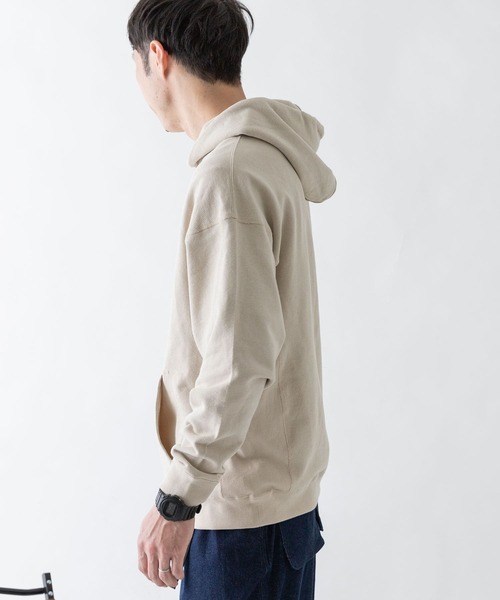 EKAL(エカル)の「EKAL コハニングライトウエイトフーディー(パーカー・メンズ・ベージュ/オレンジ系その他/チャコールグレー・MEDIUM/LARGE)」の6枚目の写真