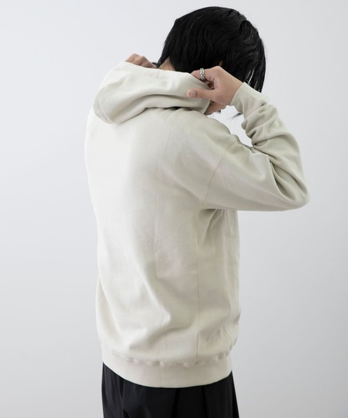 EKAL(エカル)の「EKAL コハニングライトウエイトフーディー(パーカー・メンズ・ベージュ/オレンジ系その他/チャコールグレー・MEDIUM/LARGE)」の13枚目の写真