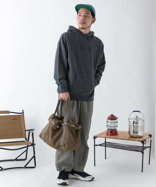 EKAL(エカル)の「EKAL コハニングライトウエイトフーディー(パーカー・メンズ・ベージュ/オレンジ系その他/チャコールグレー・MEDIUM/LARGE)」の19枚目の写真