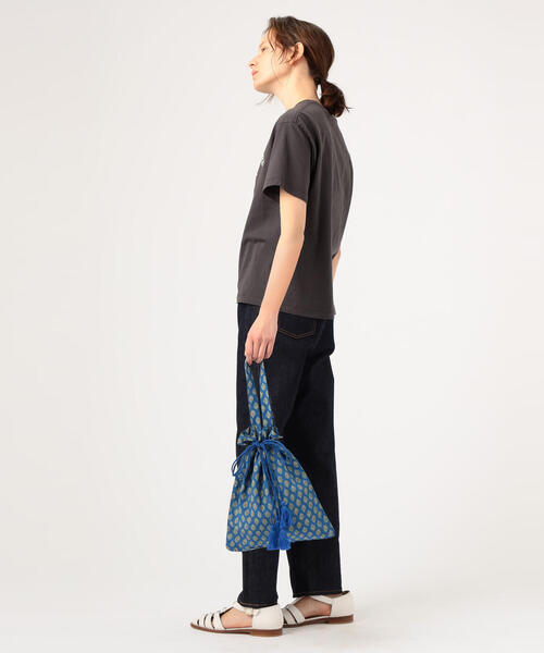 SOULEIADO（ソレイアード）の「レーヨンエテプリント 巾着バッグ（トートバッグ・レディース・ベージュ系その他/ブラウン系その他2/ブルー系その他3・FREE）」の4枚目の写真