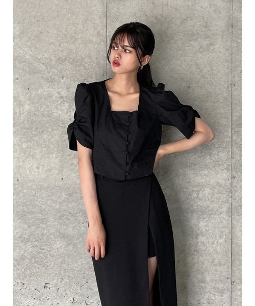 ENVYM（アンビー）の「スクエアネッククロップドＢＬ（シャツ/ブラウス・レディース・ホワイト/ブラック/マルチ・FREE）」の2枚目の写真