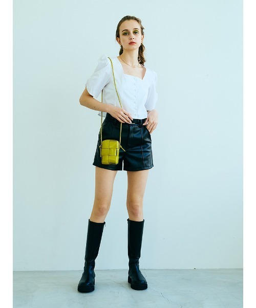 ENVYM（アンビー）の「スクエアネッククロップドＢＬ（シャツ/ブラウス・レディース・ホワイト/ブラック/マルチ・FREE）」の6枚目の写真