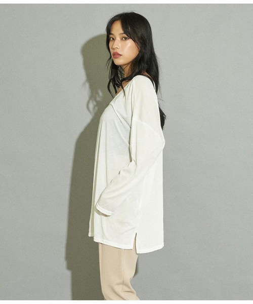ANAP（アナップ）の「VネックゆるロングTシャツ（Tシャツ/カットソー・レディース・ホワイト/ベージュ/ブラック/ミント/ピンクベージュ・FREE）」の18枚目の写真