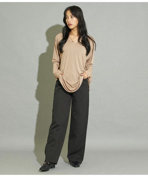 ANAP（アナップ）の「VネックゆるロングTシャツ（Tシャツ/カットソー・レディース・ホワイト/ベージュ/ブラック/ミント/ピンクベージュ・FREE）」の15枚目の写真