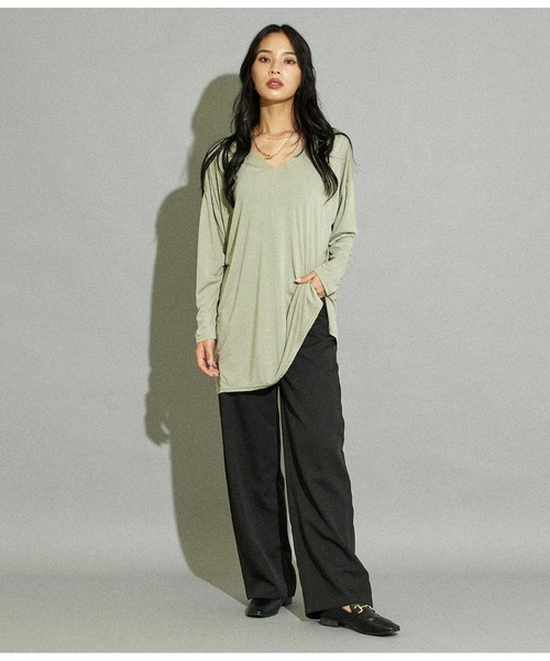 ANAP（アナップ）の「VネックゆるロングTシャツ（Tシャツ/カットソー・レディース・ホワイト/ベージュ/ブラック/ミント/ピンクベージュ・FREE）」の14枚目の写真