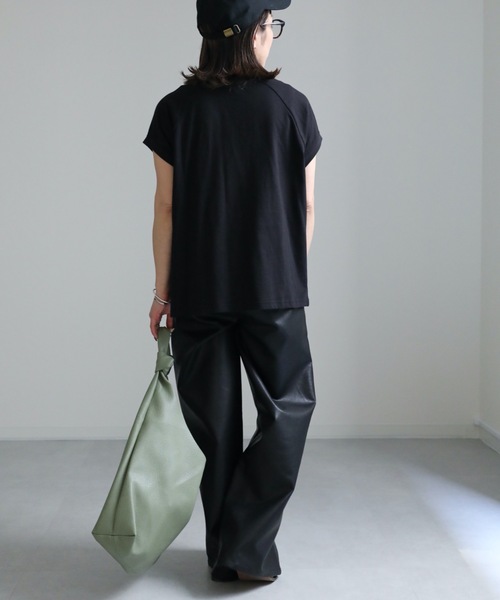 ap retro(アプレトロ)の「USAコットンモックネックTシャツ(Tシャツ/カットソー・レディース・ホワイト/チャコールグレー/ライトグレー/ブラック/ブルー・FREE)」の20枚目の写真