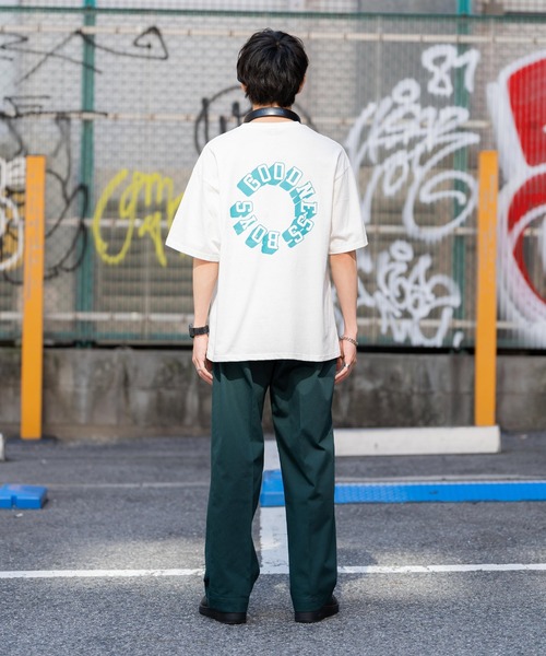 Rocky Monroe（ロッキーモンロー）の「オーバーサイズ  別注 サークルロゴプリント半袖Tシャツ  アメリカコットン（Tシャツ/カットソー・メンズ・ブラック/パープル/ブルー/グリーン/ホワイト×グリーン/ホワイト×ブラック/チャコール・M/L/XL）」の20枚目の写真