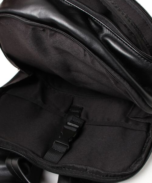 スムースフェイクレザービジネスリュック