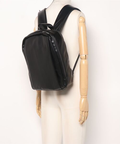 スムースフェイクレザービジネスリュック