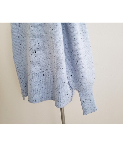 palm RICHE(ポームリシュ)の「バックボタンネップニット(ニット/セーター・レディース・サックスブルー/アイボリー/ブラック・M)」の21枚目の写真