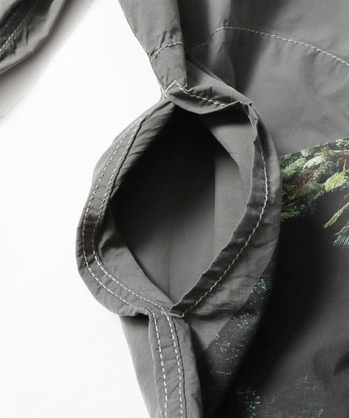 and wander（アンドワンダー）の「and wander/アンドワンダー NAOKI ISHIKAWA THE VOID CORDURA shirt/ TREE 長袖シャツ（シャツ/ブラウス・メンズ・チャコールグレー・XL/L/M）」の9枚目の写真