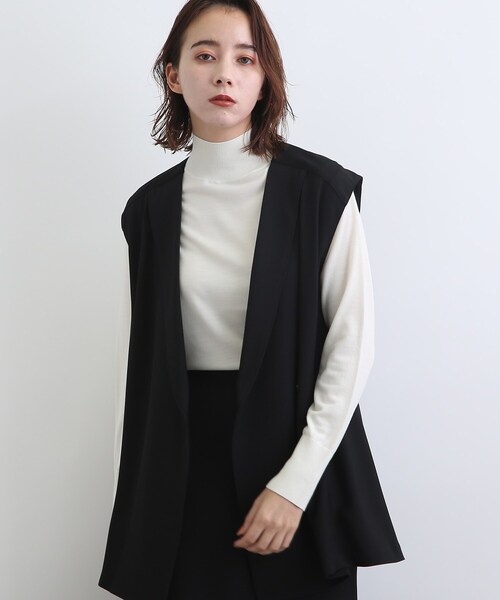 INDIVI（インディヴィ）の「◆【洗える/SETUP可能/吸水速乾】バックペプラム ジレトップス（ベスト・レディース・ブラック/ライトグレー系5・05/13/15 /19/34/38）」の2枚目の写真