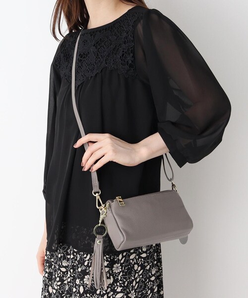 LAURA ASHLEY(ローラアシュレイ)の「シボレザー2WAYショルダーバッグ(ショルダーバッグ・レディース・グレー/アイボリー/ピンク系・00)」の17枚目の写真