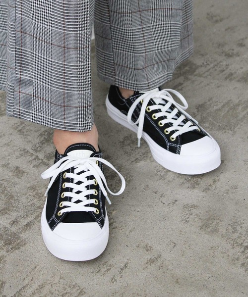 earth music&ecology（アースミュージックアンドエコロジー）の「2WAYスニーカー【earth　music＆ecology】（スニーカー・レディース・ピンク/ブラック/ミント/グレー系その他/グレー/ベージュ・23.5cm/25cm/24cm/24.5cm/22.5cm/23cm）」の2枚目の写真