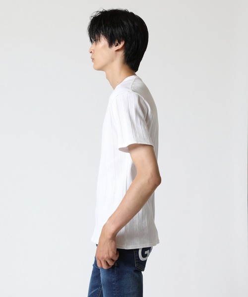 VANQUISH(ヴァンキッシュ)の「VANQUISH / ヴァンキッシュ ジャパンメイド テレコ Vネック 半袖Tシャツ(Tシャツ/カットソー・メンズ・ブラック/ホワイト・L/M)」の4枚目の写真