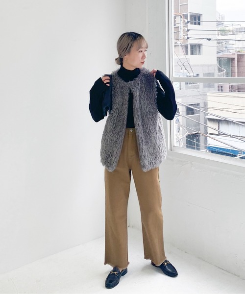 feepur（フェピュール）の「フェイクシープファーベスト（ベスト・レディース・アイボリー/グレー/ブラック・MEDIUM）」の20枚目の写真