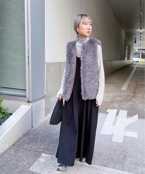 feepur（フェピュール）の「フェイクシープファーベスト（ベスト・レディース・アイボリー/グレー/ブラック・MEDIUM）」の15枚目の写真