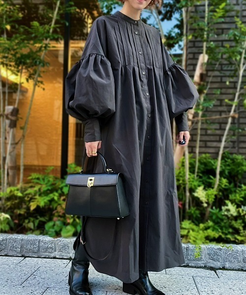 INTER FACTORY（インターファクトリー）の「ファッションインフルエンサー MAIKO - ランタンスリーブシャツワンピース（シャツワンピース・レディース・チャコール/ホワイト・SMALL/MEDIUM）」の2枚目の写真