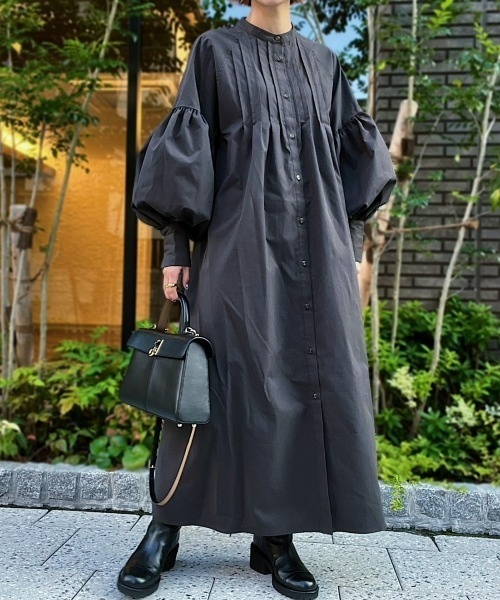 INTER FACTORY（インターファクトリー）の「ファッションインフルエンサー MAIKO - ランタンスリーブシャツワンピース（シャツワンピース・レディース・チャコール/ホワイト・SMALL/MEDIUM）」の14枚目の写真