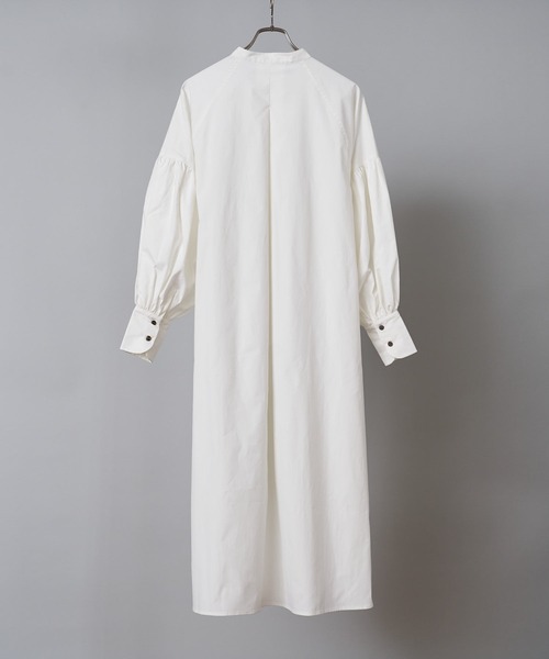 INTER FACTORY（インターファクトリー）の「ファッションインフルエンサー MAIKO - ランタンスリーブシャツワンピース（シャツワンピース・レディース・チャコール/ホワイト・SMALL/MEDIUM）」の17枚目の写真