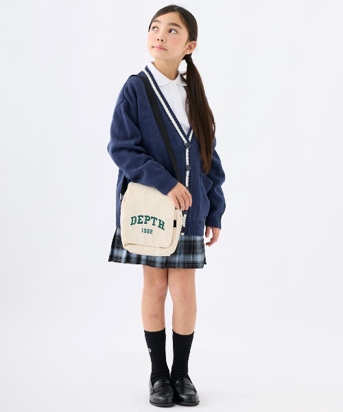 repipi armario（レピピ アルマリオ）の「【repipi armario / レピピアルマリオ】キッズルーズカラーカーディガン　ニット　セーター　Vネック（ニット/セーター・キッズ・グリーン/ネイビー/ピンク/オフホワイト・170/160/150/140）」の19枚目の写真