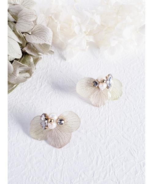 tone（トーン）の「【Tresor】花びらクリスタル　ピアス/淡水パール(MA)（ピアス（両耳用）・レディース・ホワイト/グリーン系その他/ピンク系その他/ブラック/ネイビー/パープル/ピンク/パープル系その他・FREE）」の16枚目の写真